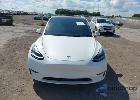 2022 Tesla Model Y Performance Dual Motor All-Wheel Drive z USA, uszkodzony, nr VIN 7SAYGDEF3NF326891